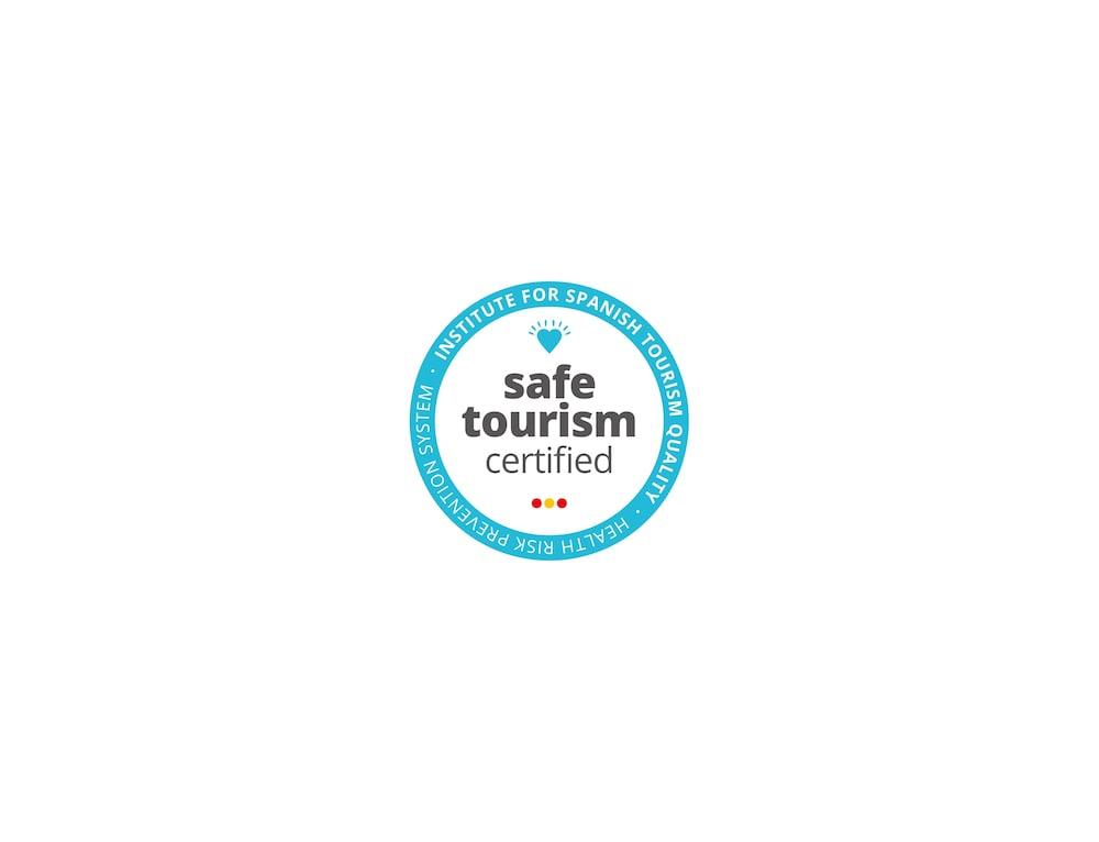 Hotel Tres Jotas Conil โกนิล เด ลาฟรอนเตรา ภายนอก รูปภาพ