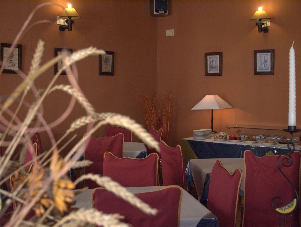 Hotel Tres Jotas Conil โกนิล เด ลาฟรอนเตรา ร้านอาหาร รูปภาพ