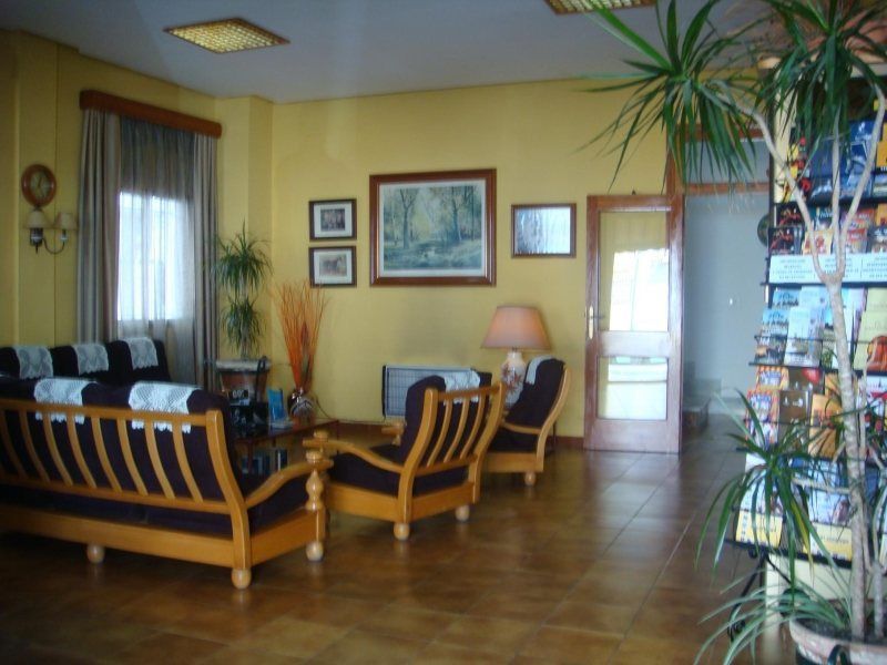 Hotel Tres Jotas Conil โกนิล เด ลาฟรอนเตรา ภายนอก รูปภาพ