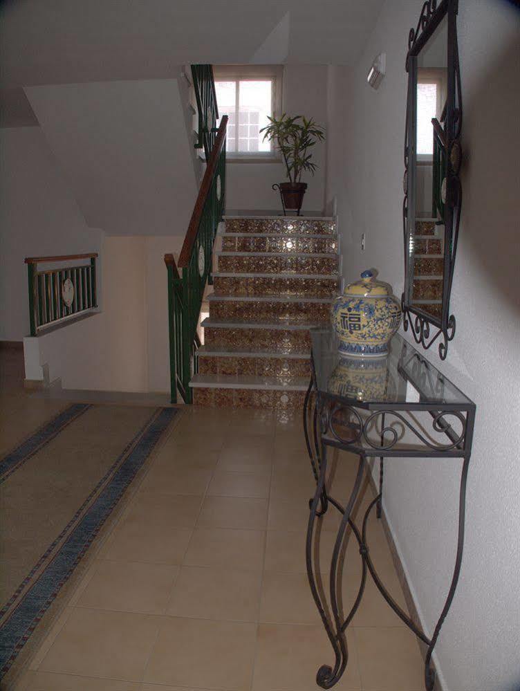 Hotel Tres Jotas Conil โกนิล เด ลาฟรอนเตรา ภายนอก รูปภาพ